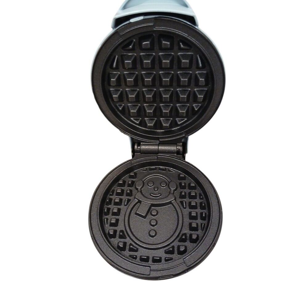 Dash SNOWMAN Waffle Maker Limited Edition Mini Holiday Wafflemaker Christmas NEW